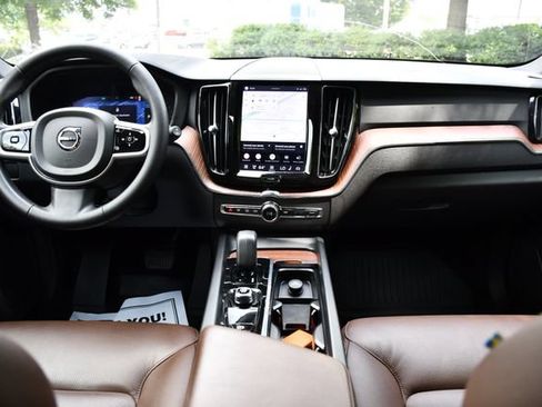 Used 2024 Volvo XC60 B5 Plus w/ Climate Package AWD/4WD image 17