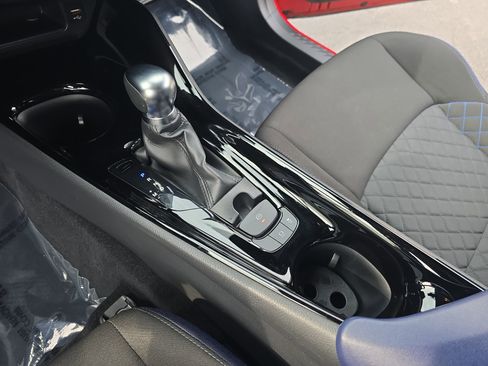 Used 2021 Toyota C-HR XLE image 23