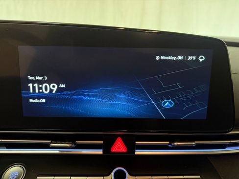 Certified 2023 Hyundai Elantra Limited image 31