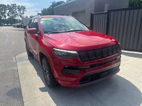 Used 2022 Jeep Compass Limited w/ (RED) Package AWD/4WD image 4