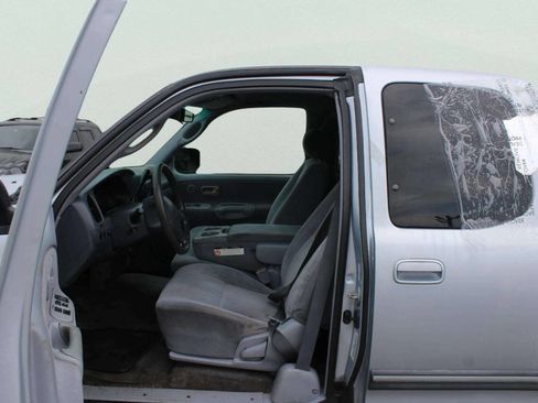 Used 2000 Toyota Tundra SR5 RWD image 7
