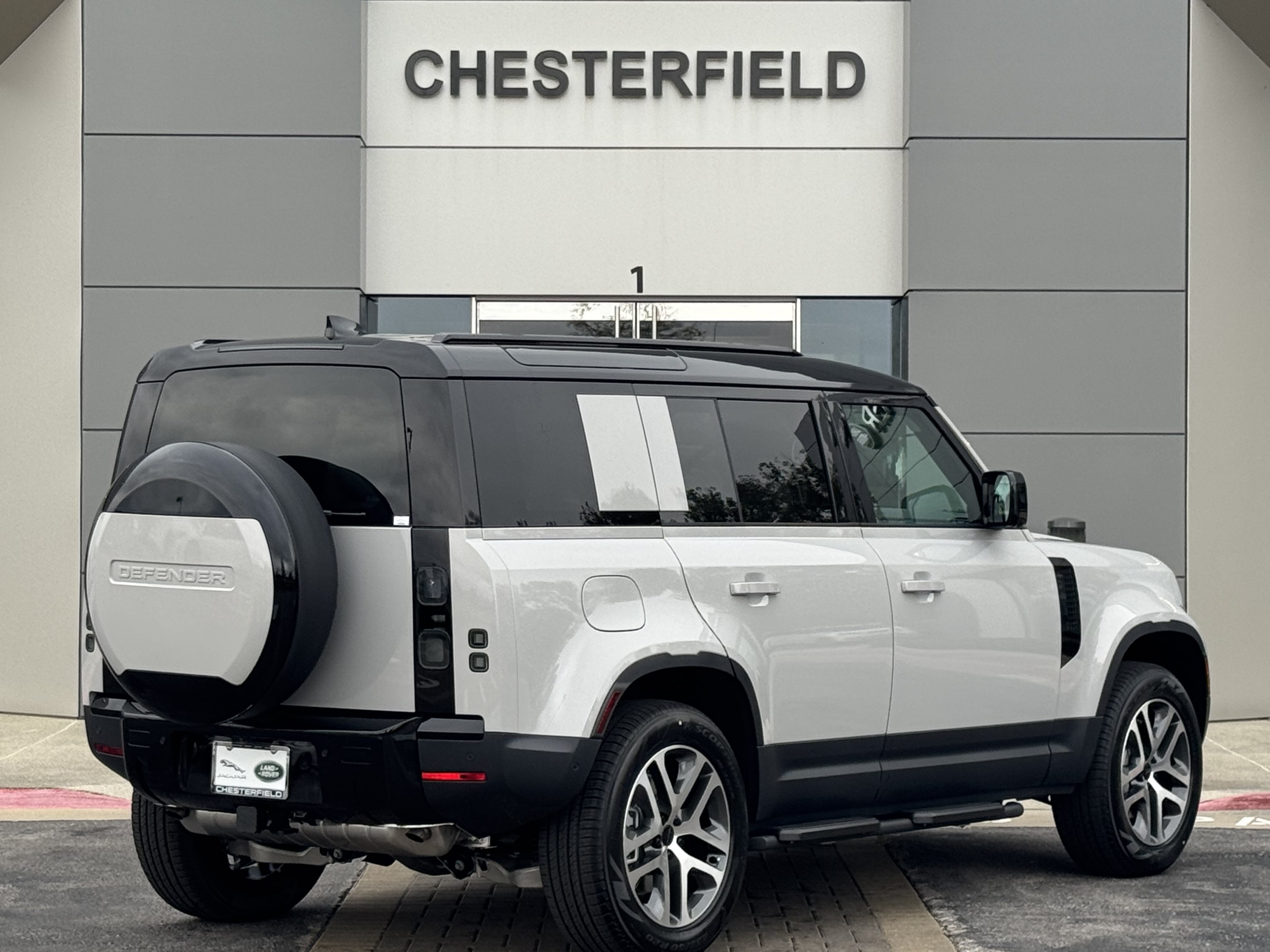New 2026 Land Rover Defender 110 S AWD/4WD image 2
