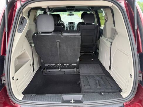 Used 2017 Dodge Grand Caravan SXT FWD image 23