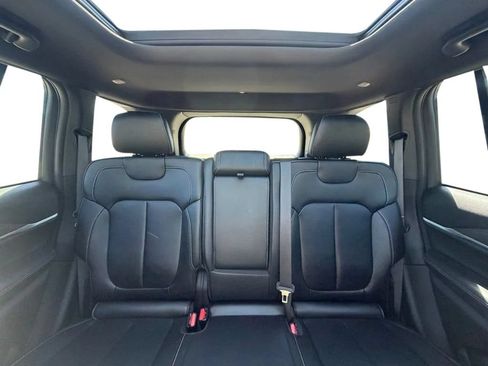 Used 2024 Jeep Grand Cherokee Limited w/ Black Appearance Package AWD/4WD image 29