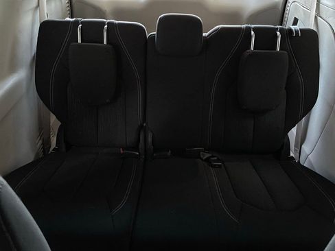 Used 2022 Chrysler Voyager LX image 15