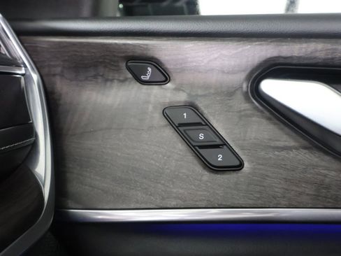 Used 2023 Jeep Grand Cherokee Overland w/ Advanced Protech Group III image 38