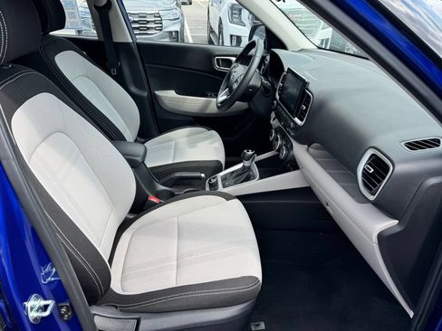 Used 2025 Hyundai Venue SEL FWD image 20