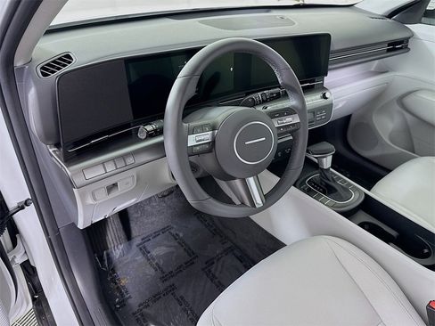 Certified 2025 Hyundai Kona SEL image 17