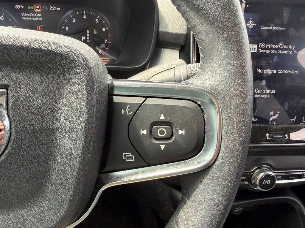 Used 2019 Volvo XC40 T5 Momentum AWD/4WD image 32