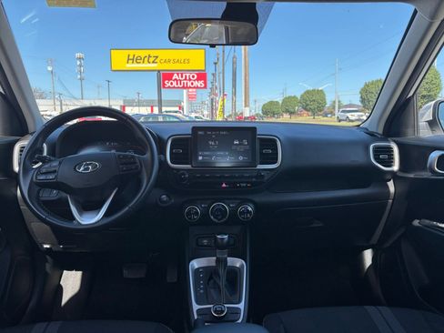 Used 2025 Hyundai Venue SEL FWD image 33
