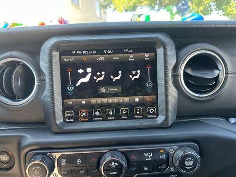 Used 2023 Jeep Wrangler Unlimited Sahara w/ Cold Weather Group AWD/4WD image 30