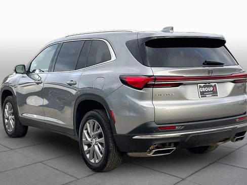 Used 2025 Buick Enclave Preferred FWD image 12