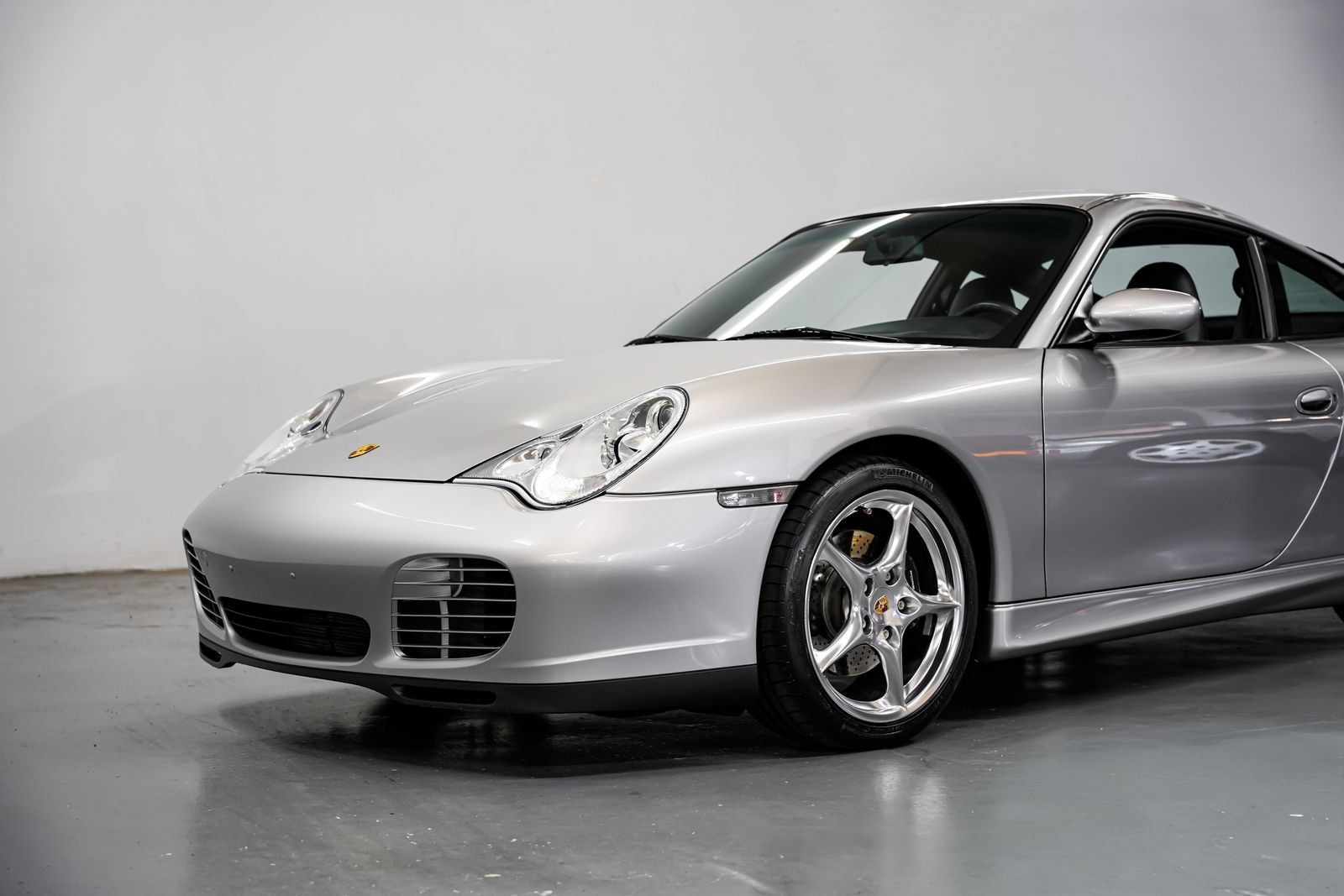 Used 2004 Porsche 911 40th Anniversary RWD image 30
