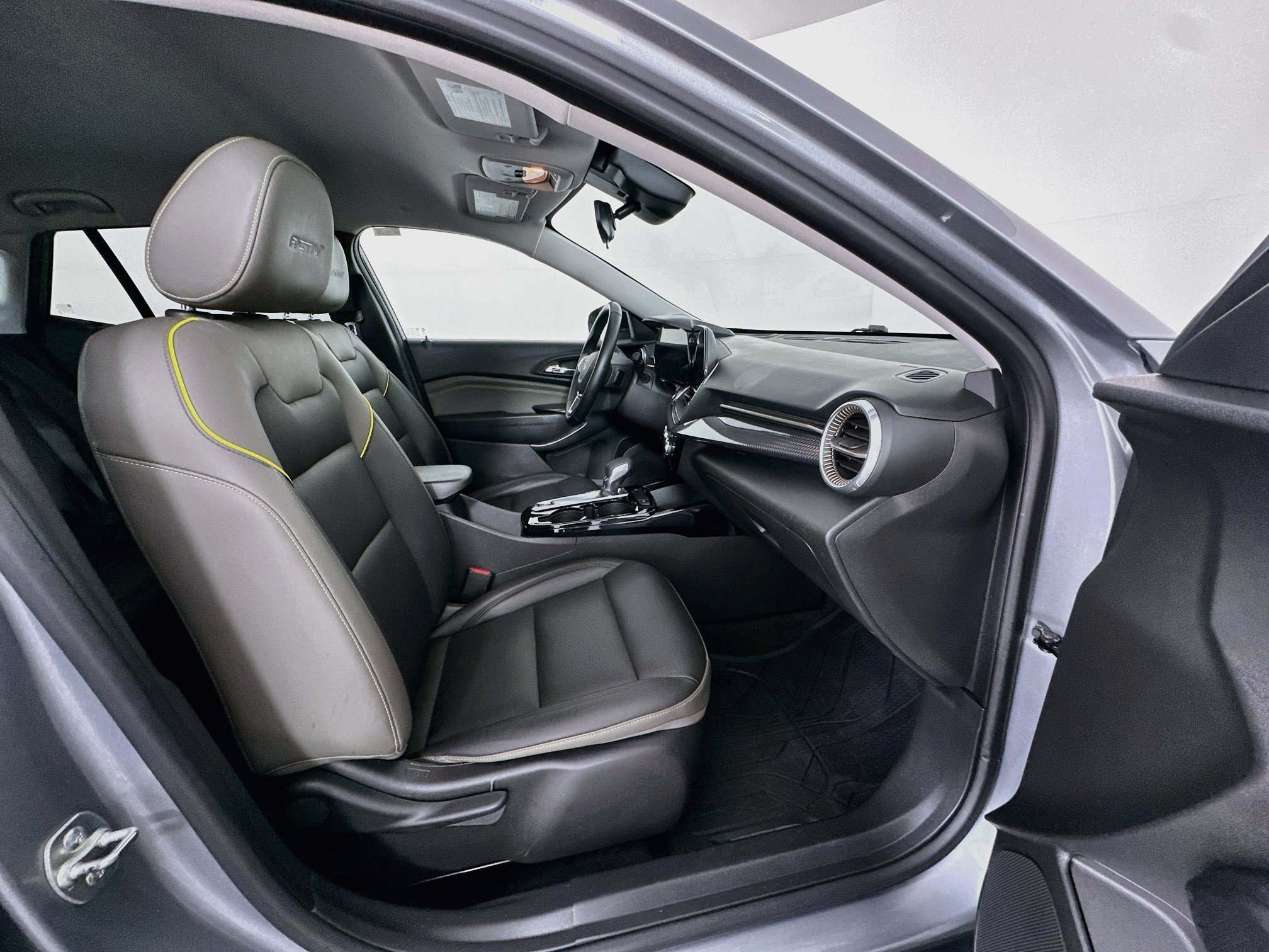 Used 2024 Chevrolet Trax ACTIV w/ Driver Confidence Package FWD image 29