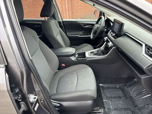 Used 2022 Toyota RAV4 XLE image 26