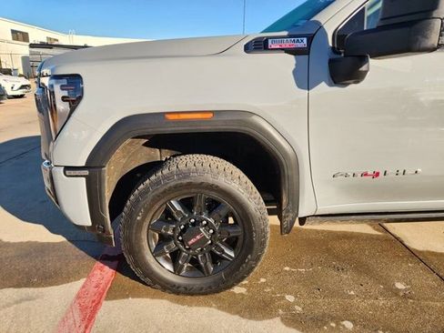Used 2024 GMC Sierra 2500 AT4 w/ AT4 Premium Plus Package image 5