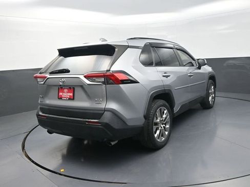 Used 2019 Toyota RAV4 XLE Premium w/ Cold Weather Package image 8