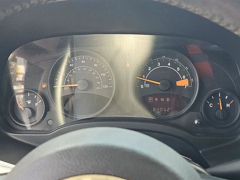 Used 2015 Jeep Patriot Latitude AWD/4WD image 18