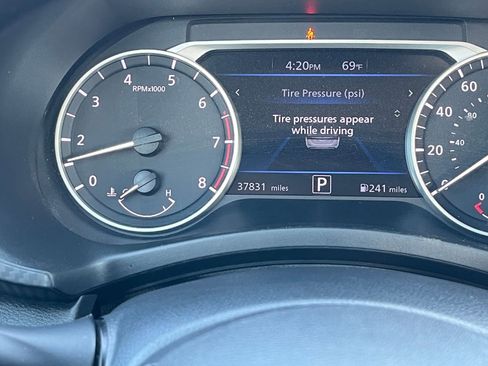 Used 2024 Nissan Sentra SV image 38