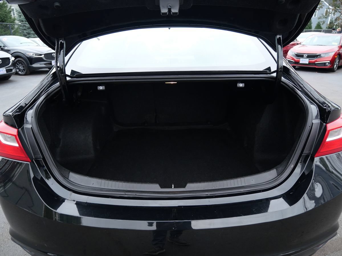 Used 2023 Chevrolet Malibu LT FWD image 31