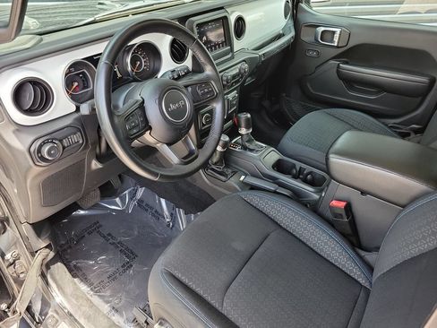 Used 2021 Jeep Wrangler Sport AWD/4WD image 4