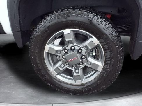 New 2026 GMC Sierra 2500 SLT AWD/4WD image 16