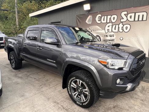 Used 2017 Toyota Tacoma TRD Off-Road image 13