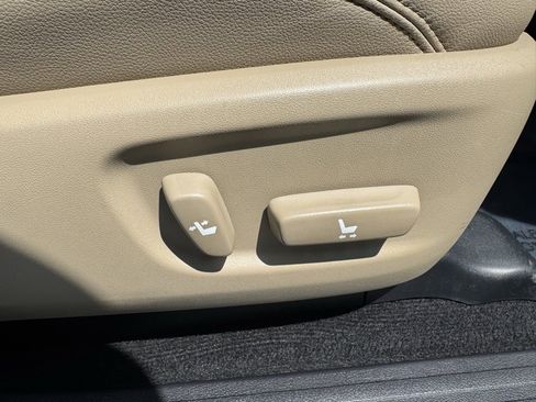 Used 2018 Toyota 4Runner SR5 Premium image 24