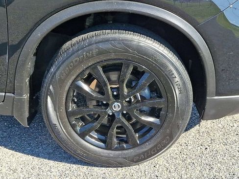 Used 2018 Nissan Rogue SV AWD/4WD image 8