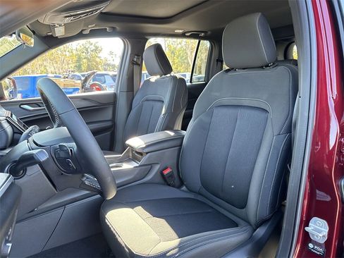 New 2025 Jeep Grand Cherokee Laredo X image 11