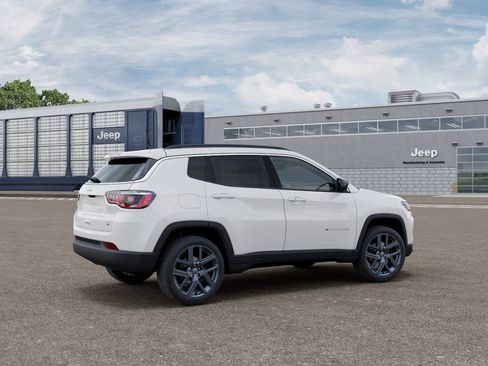 New 2026 Jeep Compass Latitude AWD/4WD image 4