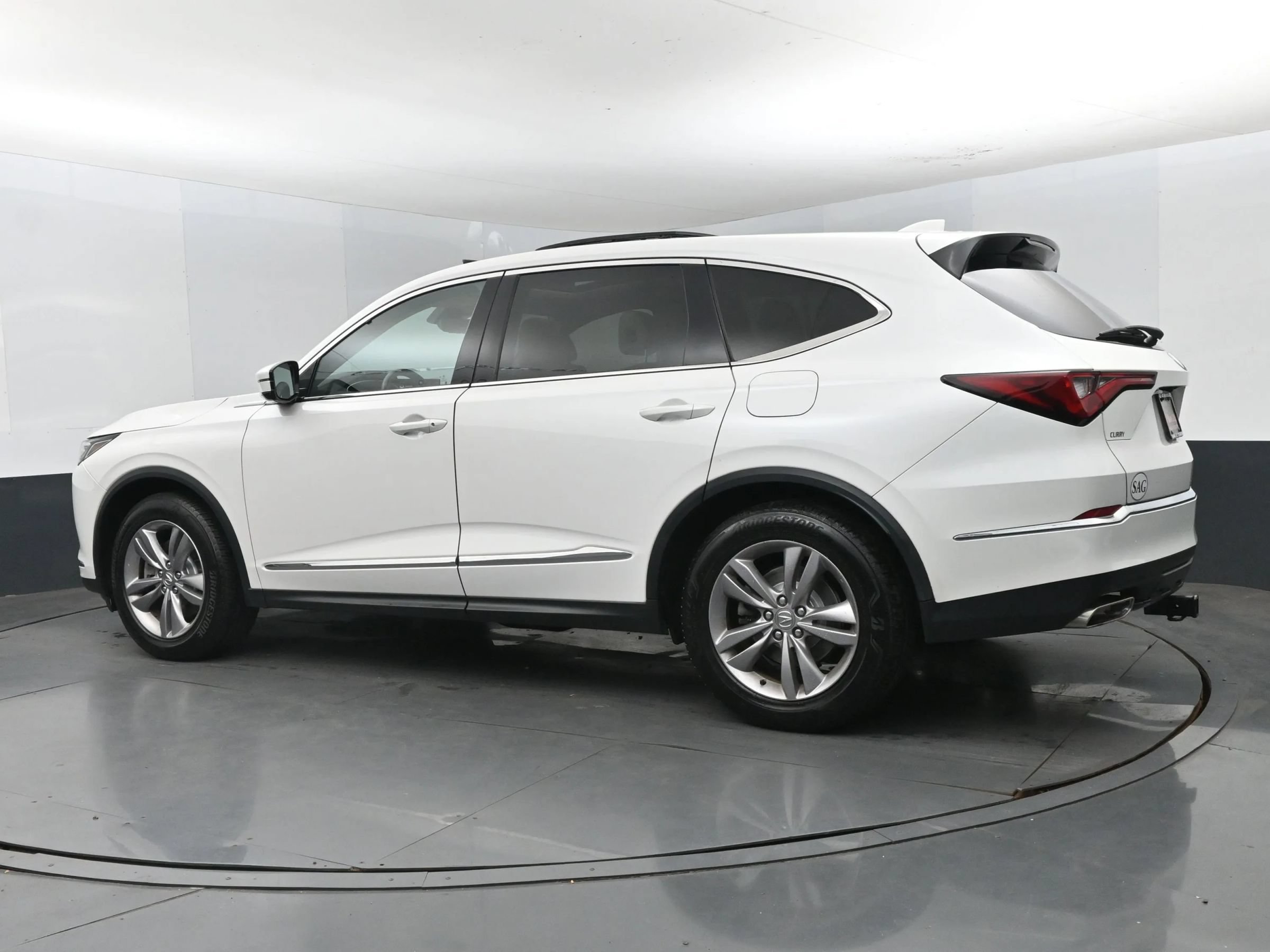 Used 2023 Acura MDX SH-AWD image 9