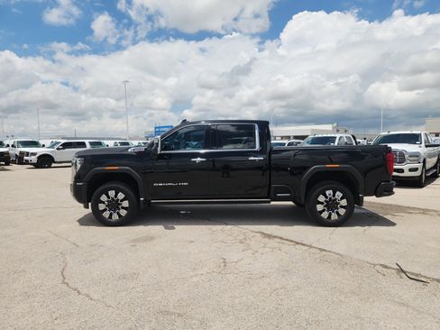 Used 2024 GMC Sierra 2500 Denali w/ Denali Reserve Package AWD/4WD image 4