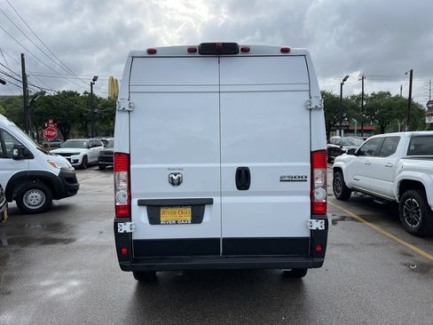 Used 2025 RAM ProMaster 2500 w/ Quick Order Package 22G SLT FWD image 5