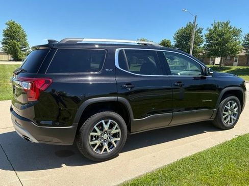 Used 2023 GMC Acadia SLT w/ Preferred Package AWD/4WD image 4