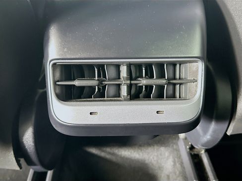 Used 2024 Tesla Model Y Long Range image 25