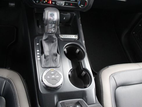 New 2025 Ford Bronco Outer Banks image 24