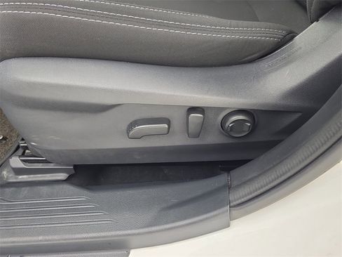 Used 2025 Subaru Outback Premium image 17