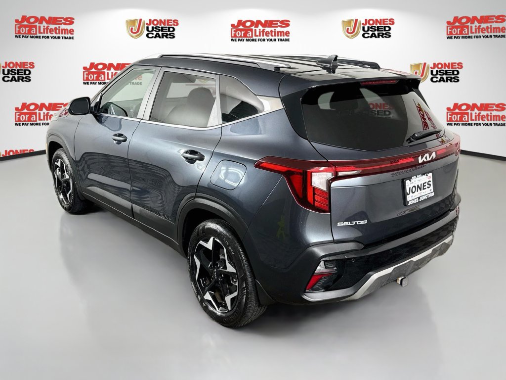 Used 2025 Kia Seltos EX AWD/4WD image 2