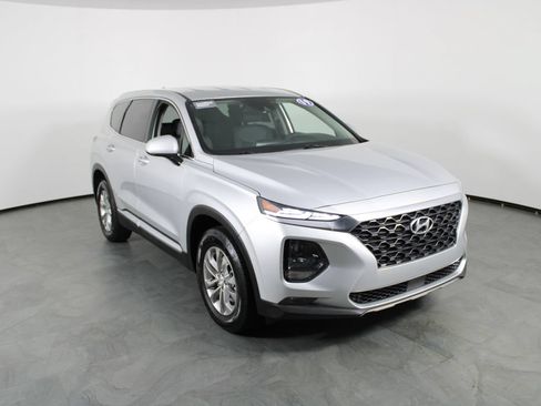Used 2019 Hyundai Santa Fe SEL FWD image 4