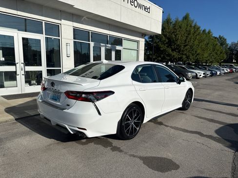 Used 2023 Toyota Camry SE w/ Convenience Package FWD image 3
