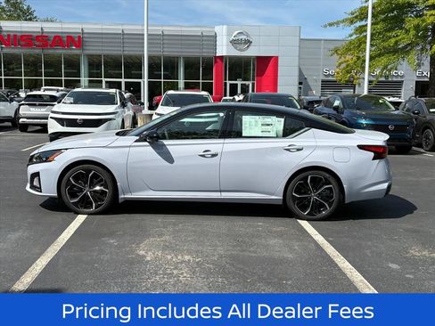New 2026 Nissan Altima 2.5 SR FWD image 5