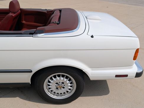 Used 1987 BMW 325i Convertible RWD image 32
