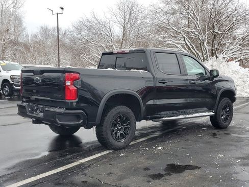 Used 2024 Chevrolet Silverado 1500 ZR2 image 3
