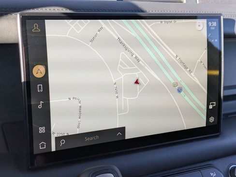 Used 2023 Land Rover Defender 130 X-Dynamic SE image 21