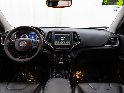 Used 2023 Jeep Cherokee Altitude Lux w/ Mopar Interior Package AWD/4WD image 9