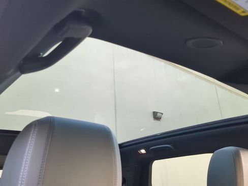 Certified 2025 Land Rover Discovery Sport Dynamic SE AWD/4WD image 19