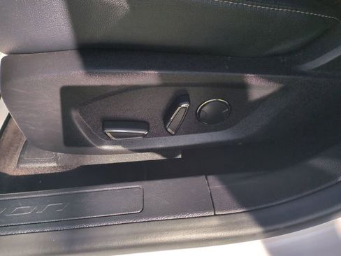 Used 2018 Ford Fusion SE w/ Equipment Group 201A image 19