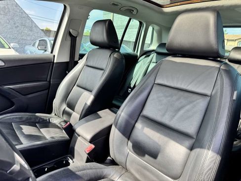 Used 2011 Volkswagen Tiguan SEL FWD image 37