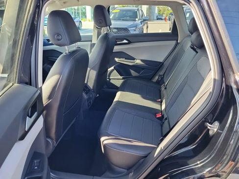 Certified 2023 Volkswagen Taos SE w/ Black Wheel Package FWD image 10